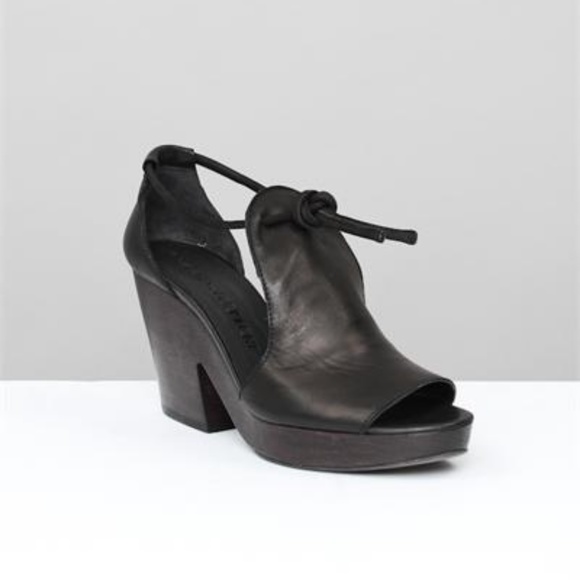 LD Tuttle Freda Wedge Open Toe Sandal in Black - Picture 1 of 6